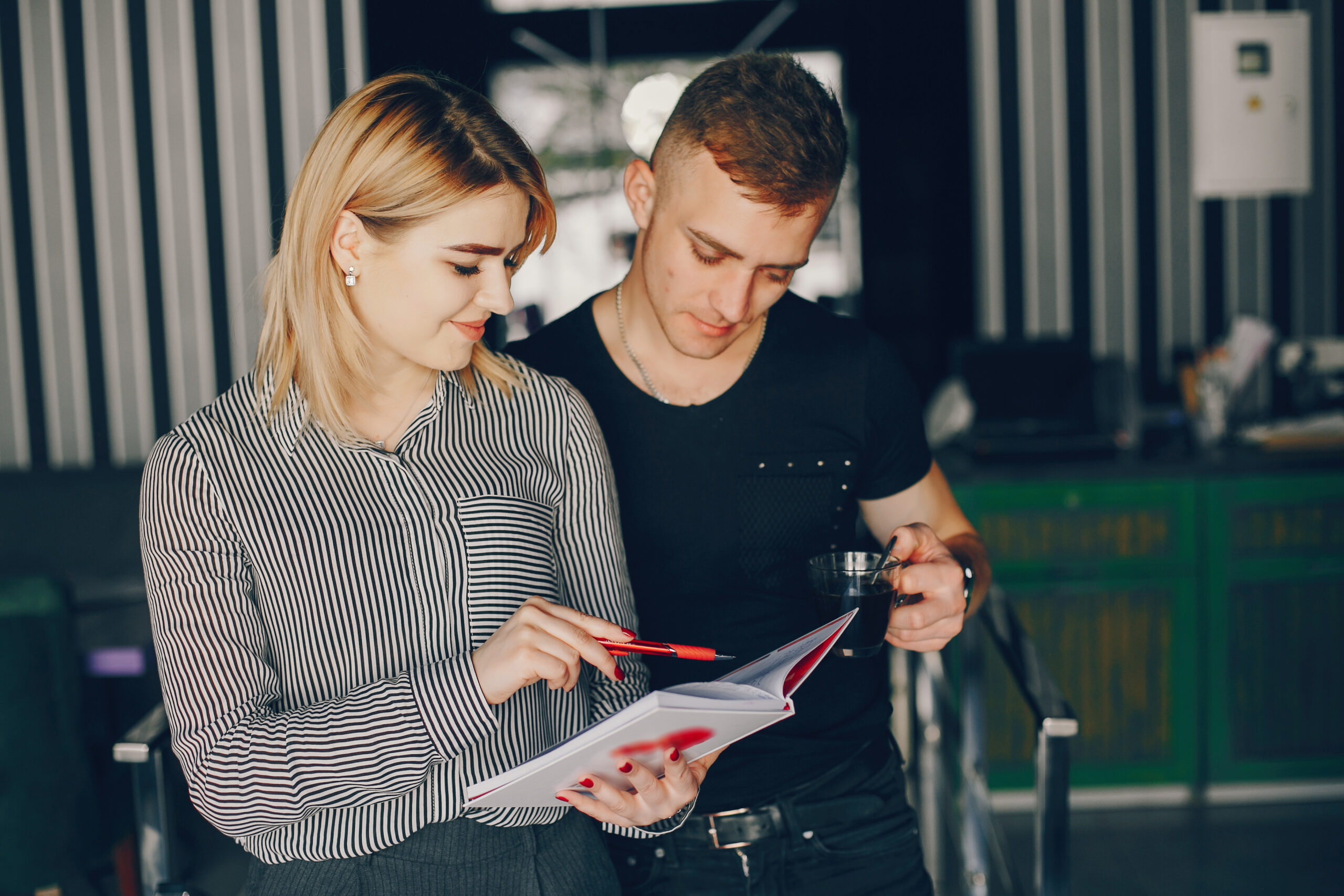 How Reviews for Dissertation and Assignment Services Are Shaping the Industry